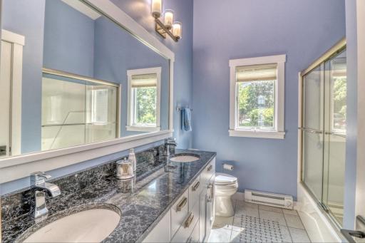 Bathroom2_2.jpg
