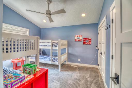 Bedroom2_1.jpg