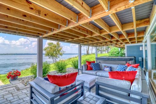 Patio1_1.jpg