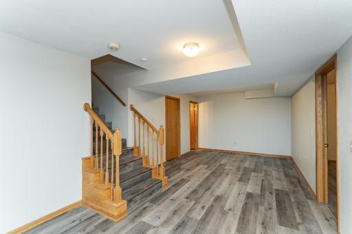 209 E Henry Street, Le Roy, MN 55951