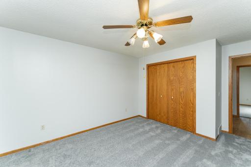 209 E Henry Street, Le Roy, MN 55951