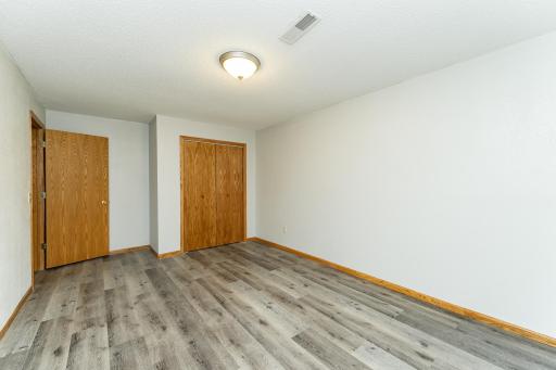 209 E Henry Street, Le Roy, MN 55951