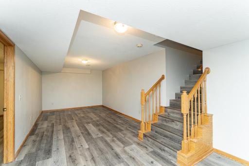 209 E Henry Street, Le Roy, MN 55951