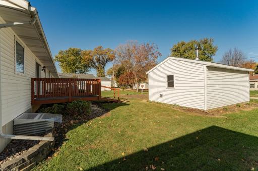 209 E Henry Street, Le Roy, MN 55951