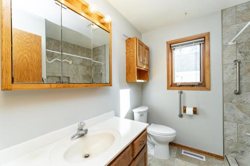 209 E Henry Street, Le Roy, MN 55951