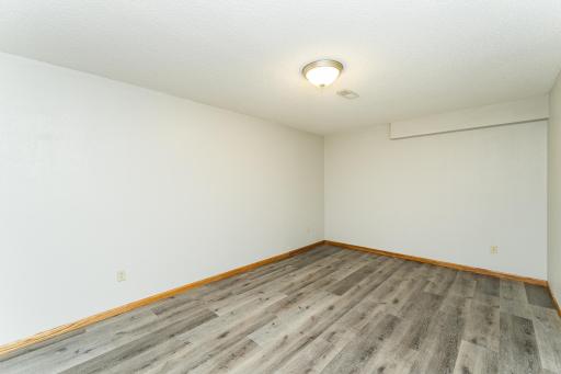 209 E Henry Street, Le Roy, MN 55951