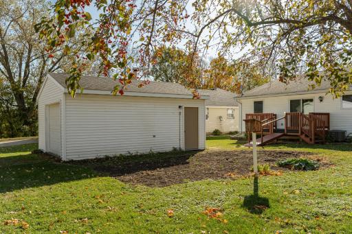209 E Henry Street, Le Roy, MN 55951