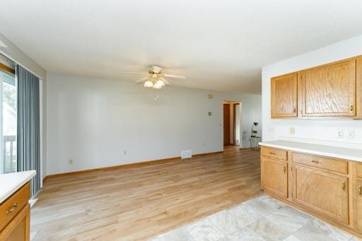 209 E Henry Street, Le Roy, MN 55951