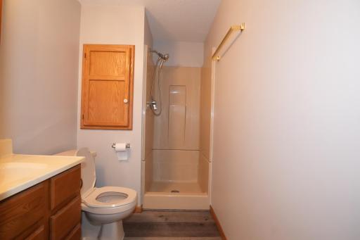 209 E Henry Street, Le Roy, MN 55951