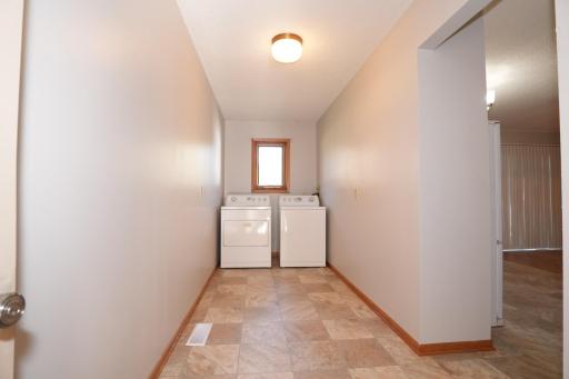 209 E Henry Street, Le Roy, MN 55951