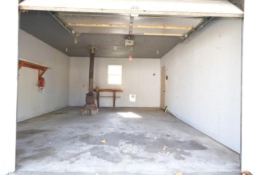 209 E Henry Street, Le Roy, MN 55951
