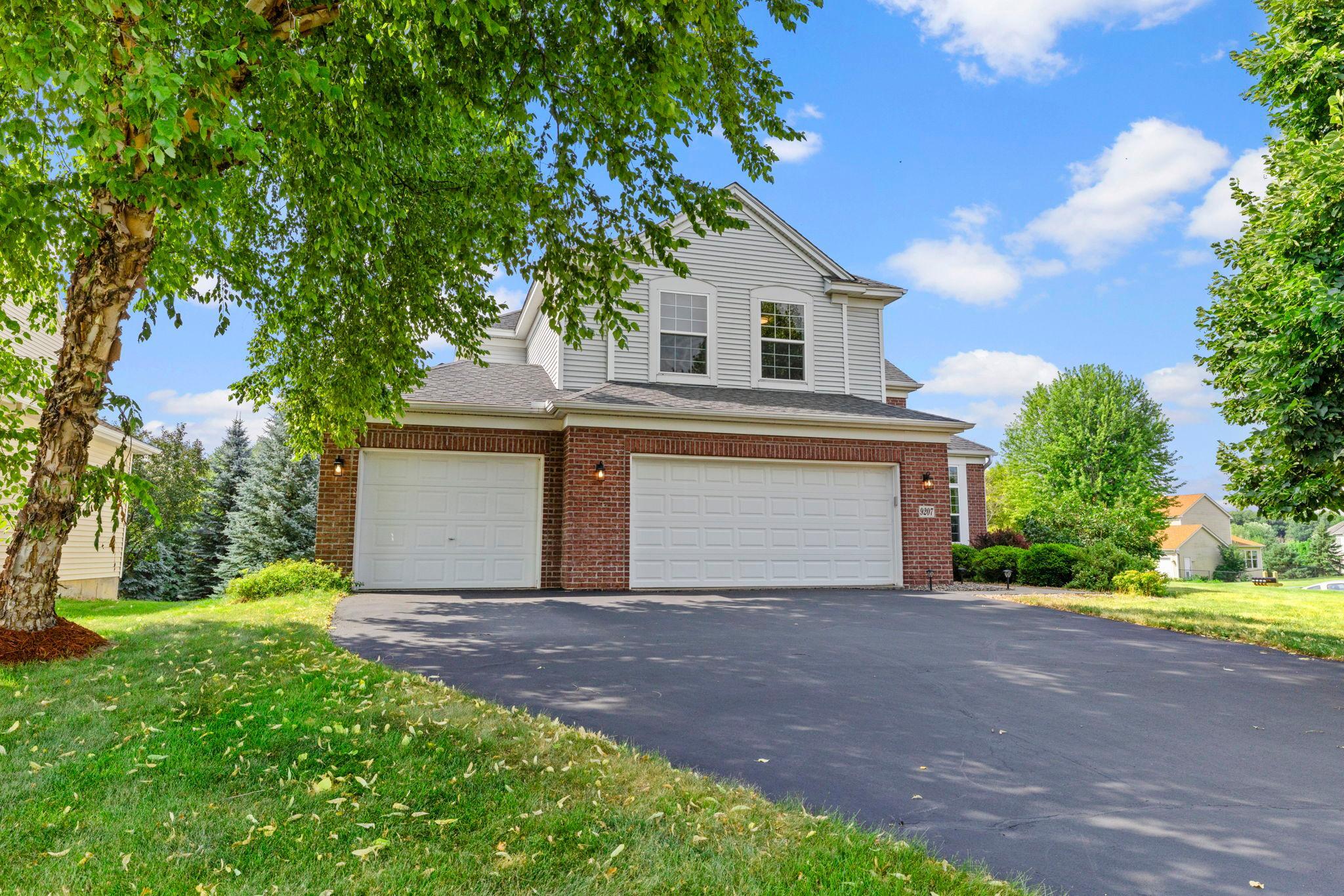 Welcome to 9207 W 136th St!