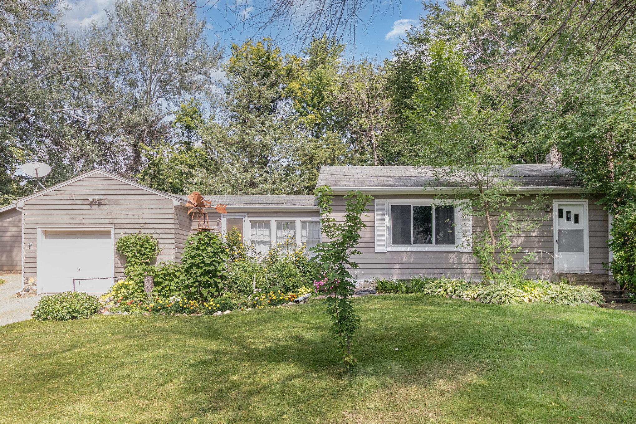 6806076