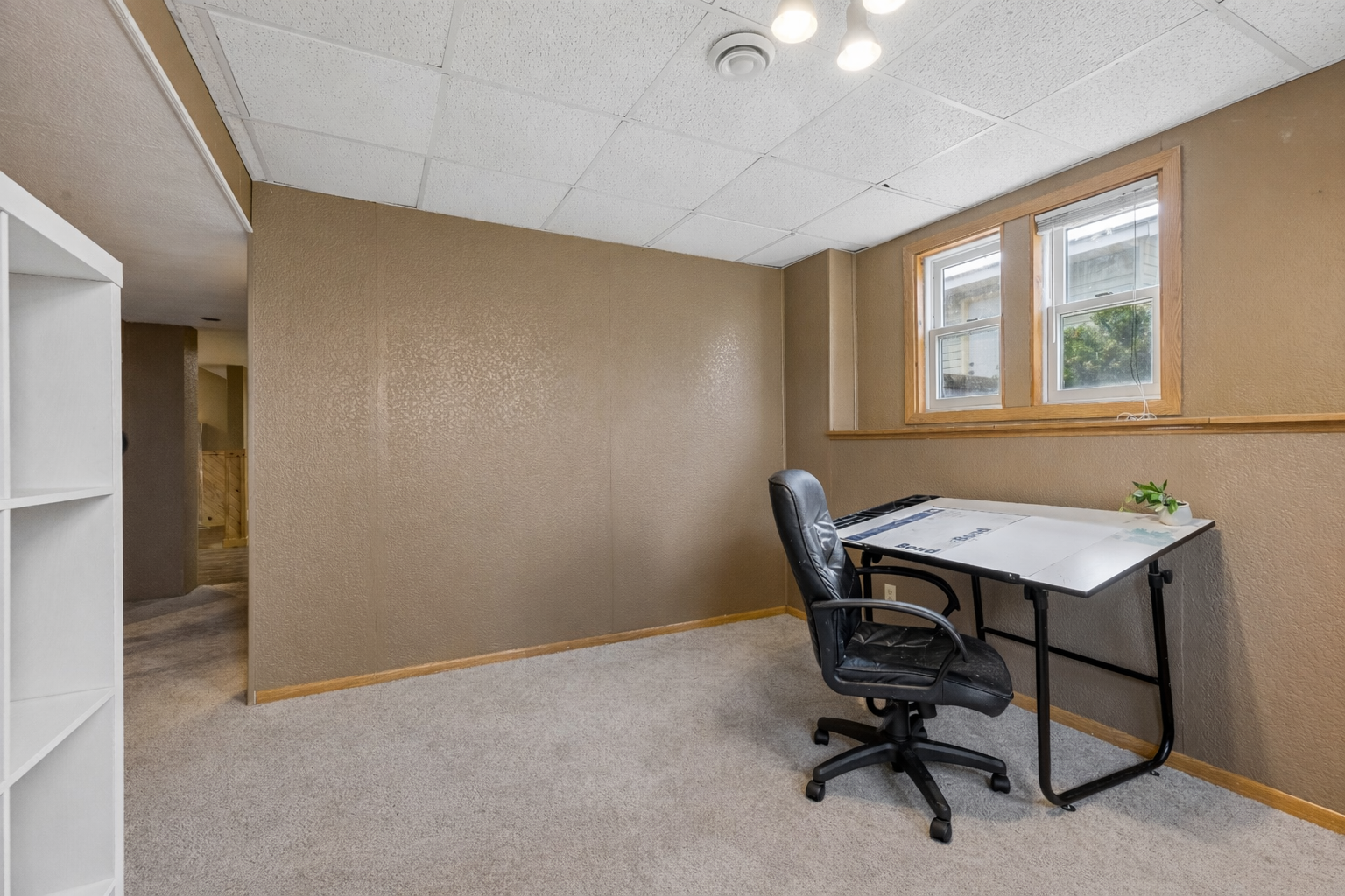 Bonus basement area, perfect for a small office, workout room or flex area