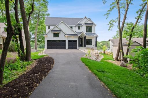 6 Acorn Drive, Inver Grove Heights, MN 55077