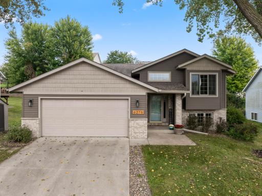 6276 Fairway Drive NW, Rochester, MN 55901