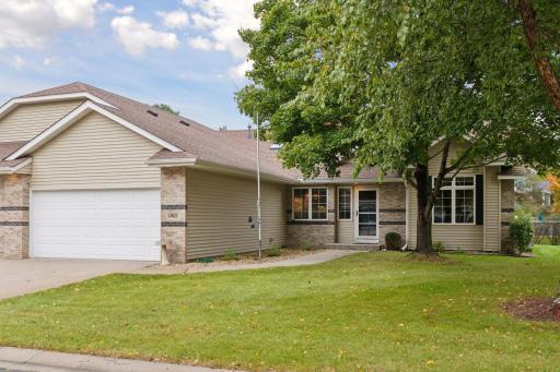 Spacious townhome in quiet Woodland Villas.