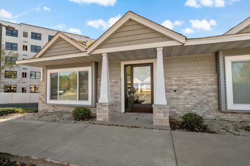 2560 Rice Street, Saint Paul, MN 55113