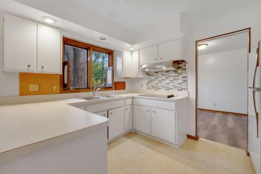 11036 27th Avenue S, Burnsville, MN 55337