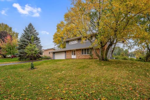 11036 27th Avenue S, Burnsville, MN 55337