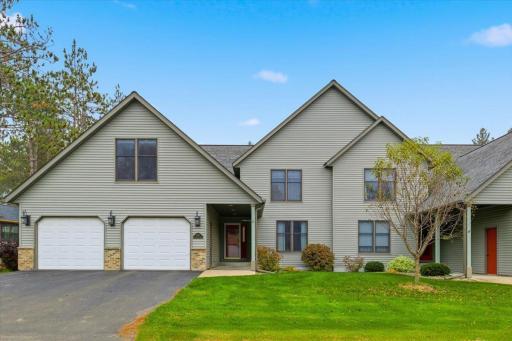 1787 Saint Andrews Place, New Richmond, WI 54017