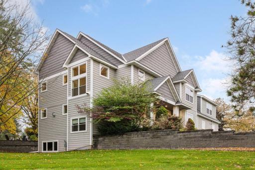 792 Hilltop Road, Mendota Heights, MN 55118