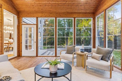 792 Hilltop Road, Mendota Heights, MN 55118