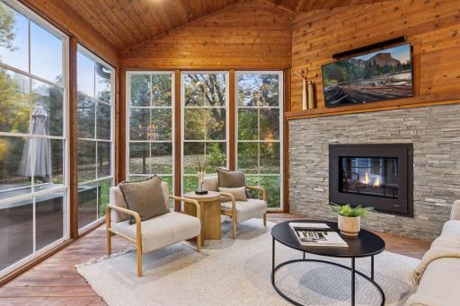 792 Hilltop Road, Mendota Heights, MN 55118