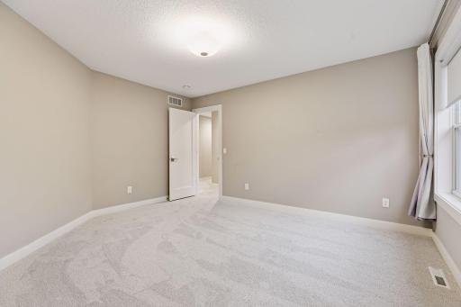 792 Hilltop Road, Mendota Heights, MN 55118
