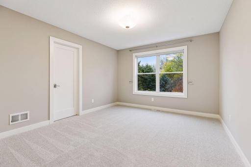 792 Hilltop Road, Mendota Heights, MN 55118