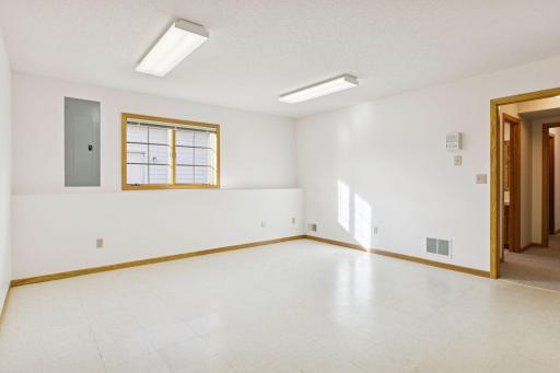 703 Wesley Lane, Saint Paul, MN 55118