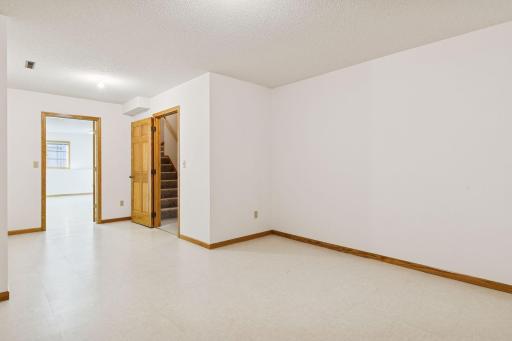 703 Wesley Lane, Saint Paul, MN 55118