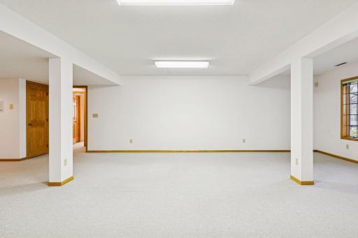 703 Wesley Lane, Saint Paul, MN 55118