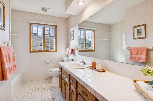 703 Wesley Lane, Saint Paul, MN 55118