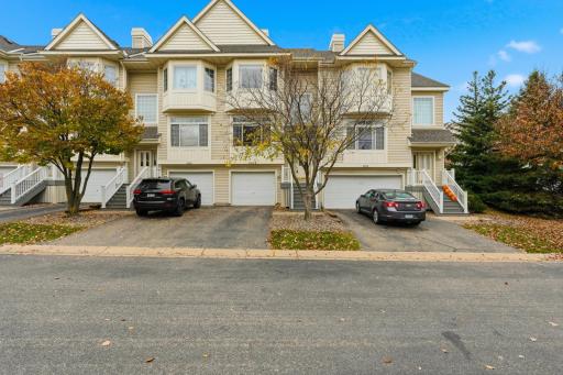 8904 Brunswick Path, 2104, Inver Grove Heights, MN 55076