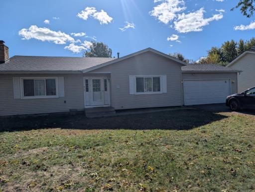 4201 82nd Avenue N, Minneapolis, MN 55443