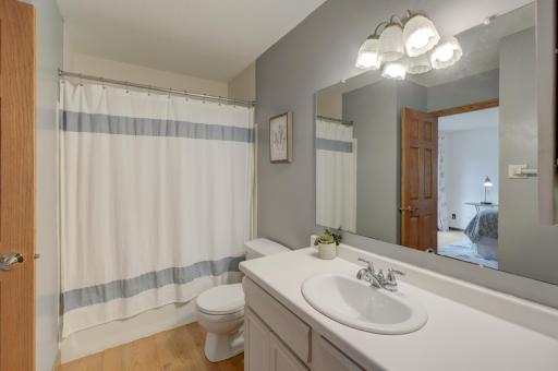 1174 Benton Way, Saint Paul, MN 55112
