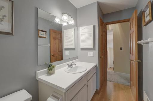 1174 Benton Way, Saint Paul, MN 55112