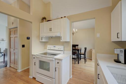 1174 Benton Way, Saint Paul, MN 55112