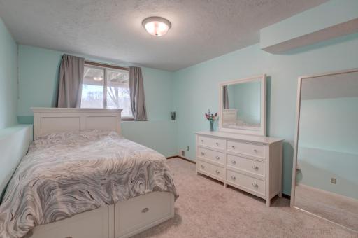 1174 Benton Way, Saint Paul, MN 55112