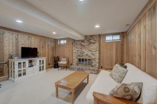 1174 Benton Way, Saint Paul, MN 55112