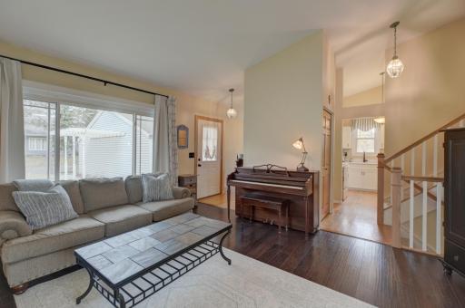 1174 Benton Way, Saint Paul, MN 55112