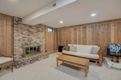 1174 Benton Way, Saint Paul, MN 55112