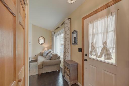 1174 Benton Way, Saint Paul, MN 55112