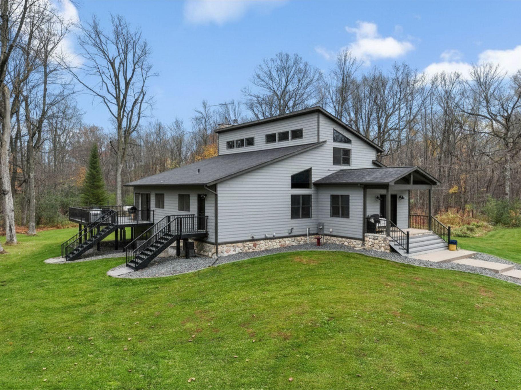 Pioneer - Front and Side View.jpg