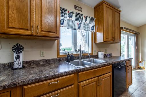 22842 530th Street, West Concord, MN 55985