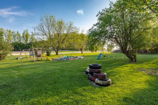 22842 530th Street, West Concord, MN 55985