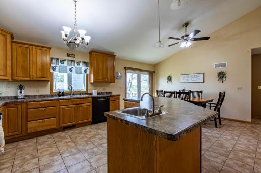 22842 530th Street, West Concord, MN 55985