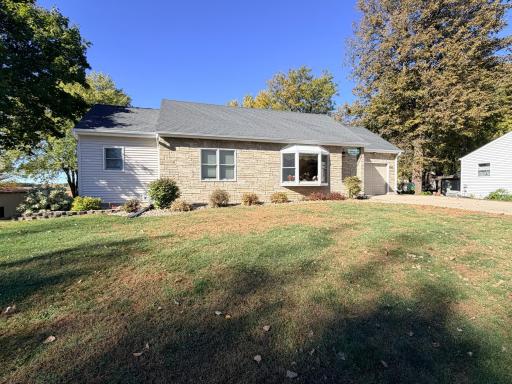 622 Woodcrest Avenue, Worthington, MN 56187