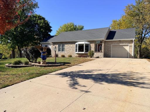 622 Woodcrest Avenue, Worthington, MN 56187